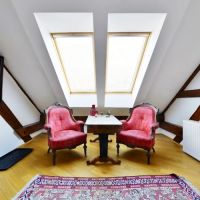 Apartament mobilat  300 mp